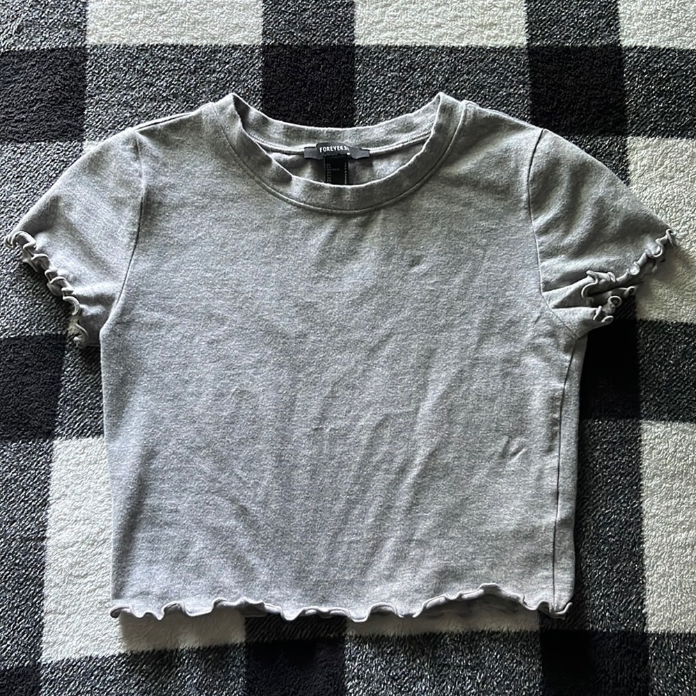 Forever 21 Grey Cropped Top w/ Lettuce Edge